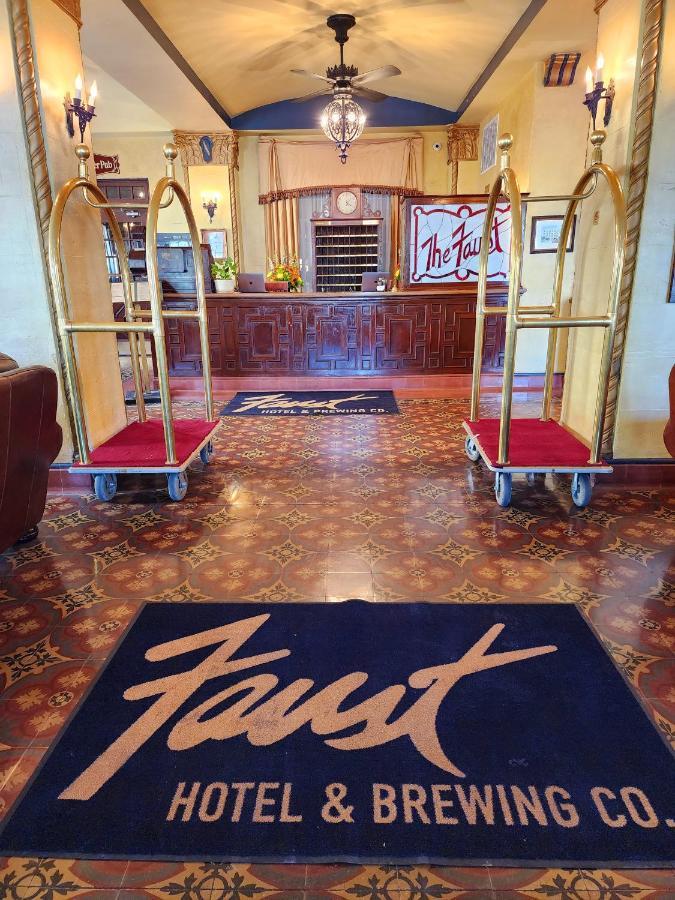 The Faust Hotel نيو بروانفيلز المظهر الخارجي الصورة